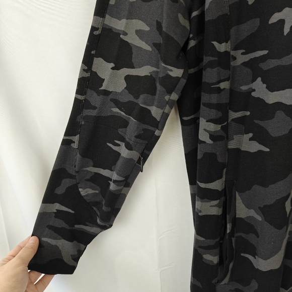 Athleta Plus Size Casual Balance Camo Lux Black Mini Dress 1X - Picture 7 of 13